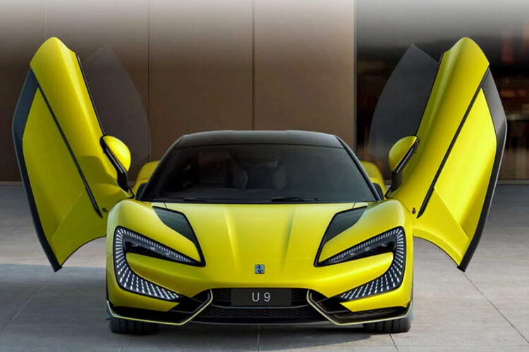 Yangwang U9, Supercar listrik, supercar listrik, YangWang U9, GIIAS 2025, Performa mengesankan, Mengenal Yangwang U9: Supercar Listrik Menari di GIIAS 2025