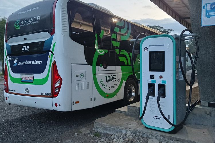 Bus listrik, subsidi kendaraan listrik, transportasi umum, polusi dan kemacetan, Subsidi Motor dan Mobil Listrik Dianggap Keliru, Harusnya Bus Listrik