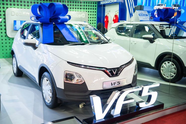 hemat biaya, VinFast, mobil listrik, langganan baterai, Skema Langganan Baterai VinFast: Hemat Biaya Kepemilikan Mobil Listrik