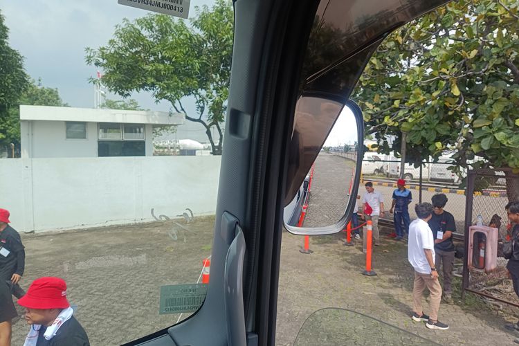 sopir truk, blind spot, Isuzu Astra Motor Indonesia, keselamatan berkendara, Mengungkap Bahaya Blind Spot Sopir Truk