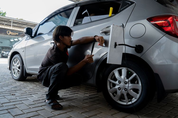 perbaikan bodi mobil, Bengkel body repair, warna mobil belang, tips cat mobil, Mengatasi Masalah Bodi Mobil Belang dengan Mudah