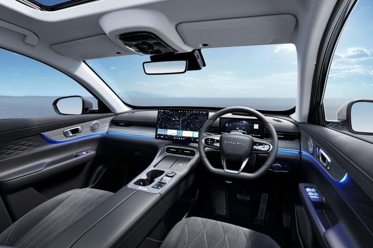 Innova Zenix, adu spesifikasi, cherry tiggo csh, Adu Spesifikasi Toyota Innova Zenix Hybrid Vs Chery Tiggo 8 CSH