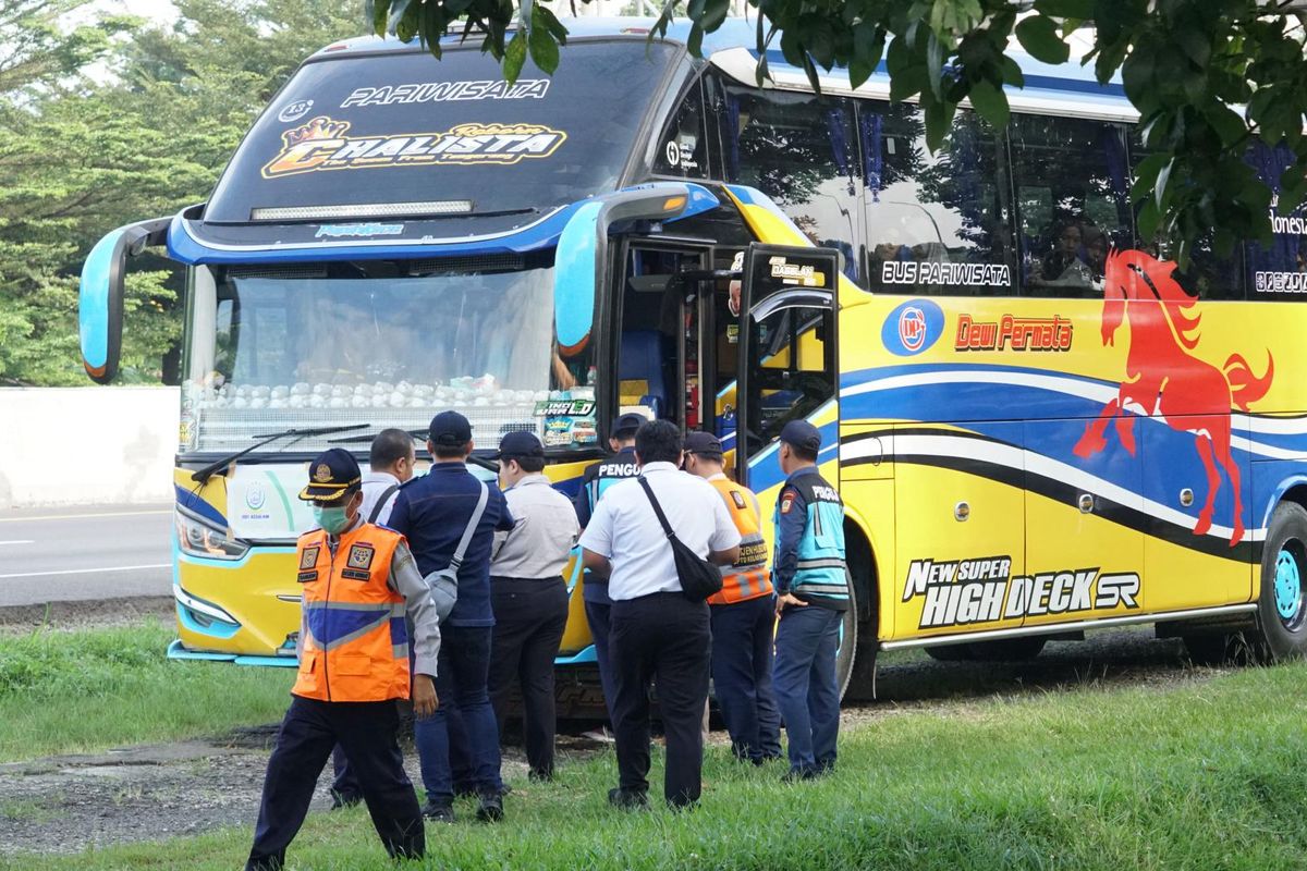 21 Bus Langgar Aturan, dari Dokumen Palsu hingga Tak Laik Jalan