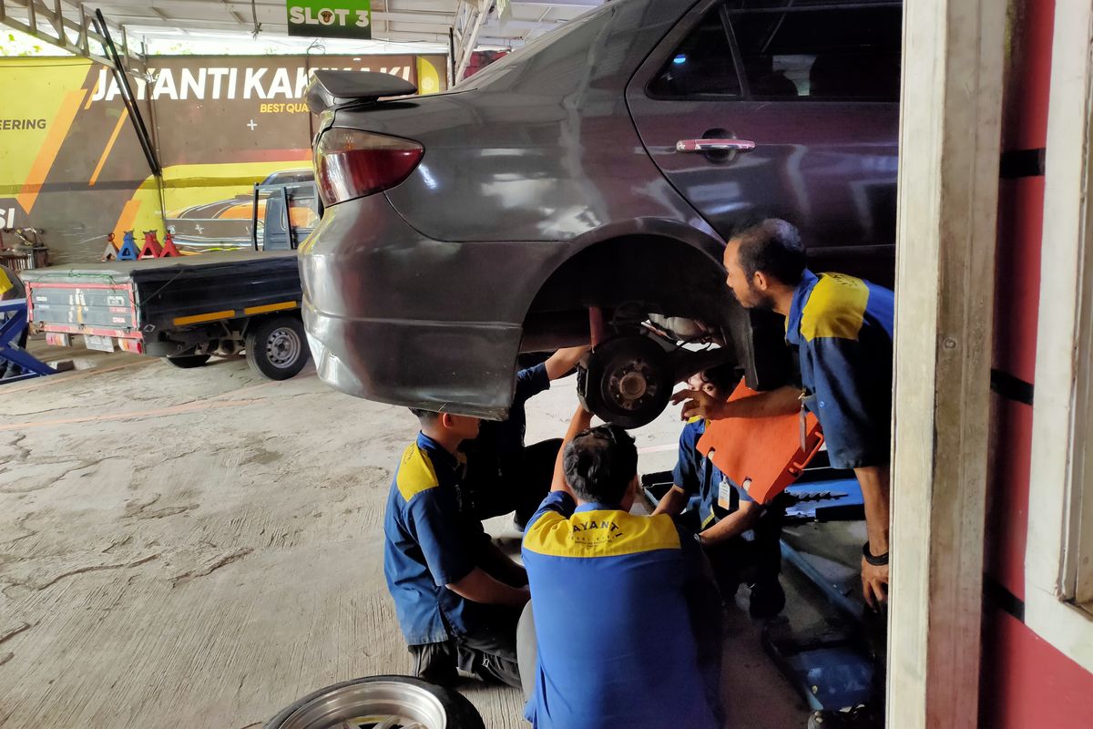 Segini Harga Biaya Perbaikan Kaki-kaki Mobil di Pasar Minggu