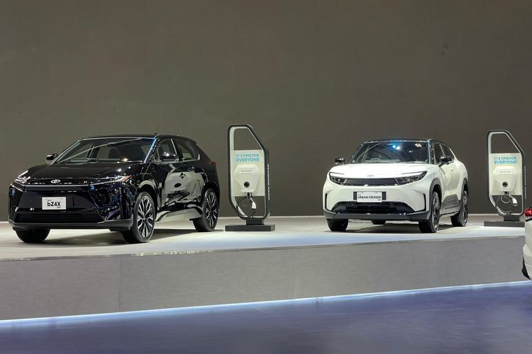 Urban Cruiser, Toyota bZ4X, mobil listrik, GIIAS 2025, Toyota bZ4X dan Urban Cruiser Menjadi Sorotan di GIIAS 2025