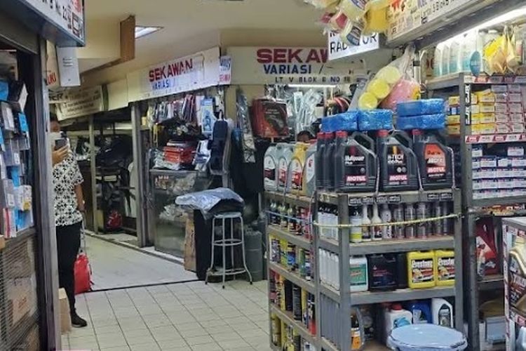 aksi massa, Plaza Atrium Senen, Pusat otomotif, atrium senen, Demo Kwitang, Imbas Aksi Massa, Pusat Otomotif Atrium Senen Tutup Sementara