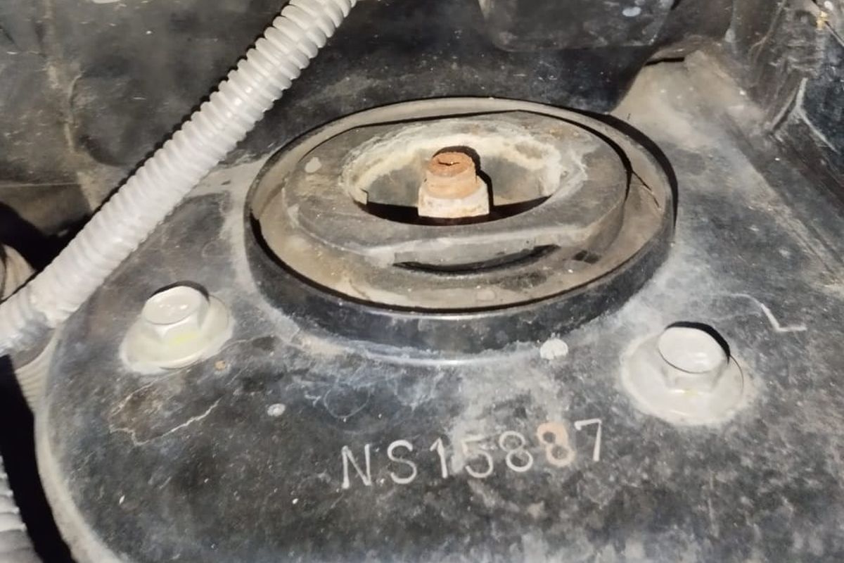 Ini Perbedaan Strut Bearing dan Support Shock pada Mobil
