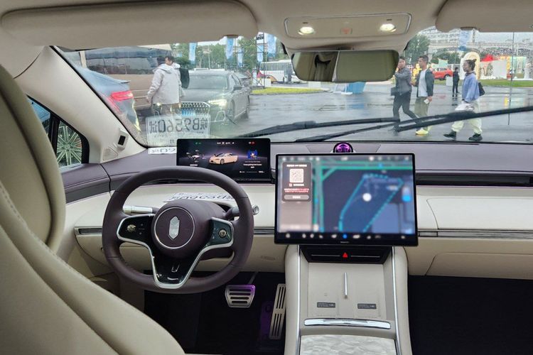 Chery, sedan listrik, Luxeed S7, Sensasi Perjalanan Luxeed S7, Sedan Canggih dari Chery dan Huawei