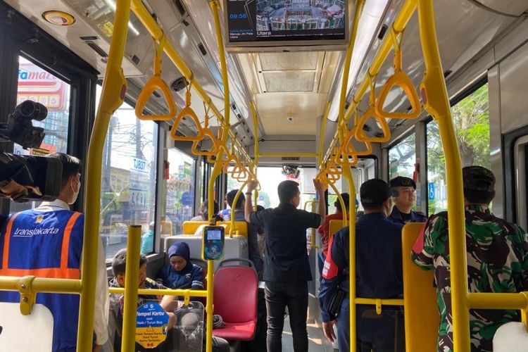Transjakarta, HUT Jakarta, transjakarta, Bus Transjakarta, tarif bus transjakarta, tarif khusus, Rayakan HUT Jakarta ke-498, Naik Bus Transjakarta Cuma Rp 1
