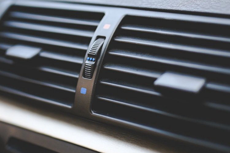 mobil bekas, AC mobil, daftar harga motor bebek, Mobil Bekas, Sewa Baterai, Mobil Listrik, Polytron, mobil listrik, Mobil listrik, sewa baterai, AC Mobil, Daftar Harga Motor Bebek, Populer Otomotif, artikel terpopuler, [POPULER OTOMOTIF] Harga Mobkas Usia Muda Anjlok, Harga Motor Bebek