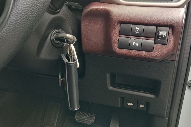 Suzuki, suzuki fronx, suzuki fronx sgx, Fronx GL, suzuki Fronx GL, Fronx SGX, Simak Perbedaan Interior Suzuki Fronx Tipe Terendah dan Tertinggi