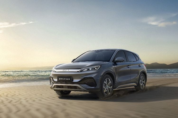 mobil listrik, Biaya perbaikan baterai, survei AAA, minat kendaraan listrik, biaya perbaikan baterai, Minat Warga AS Terhadap Mobil Listrik Turun Signifikan di 2025