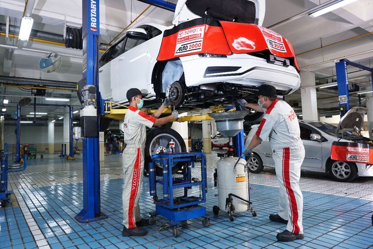 Suspensi, Auto2000, shock absorber, kebocoran, Lima Gejala Suspensi Mengalami Masalah, Pemilik Mobil Wajib Tahu