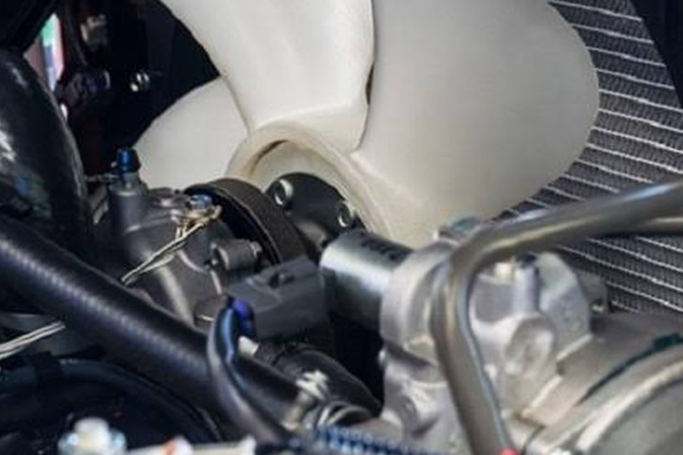 AC mobil kurang dingin, AC mobil panas setelah jalan, AC mobil kurang sejuk, Penyebab AC Mobil Hanya Dingin Saat Mobil Baru Jalan