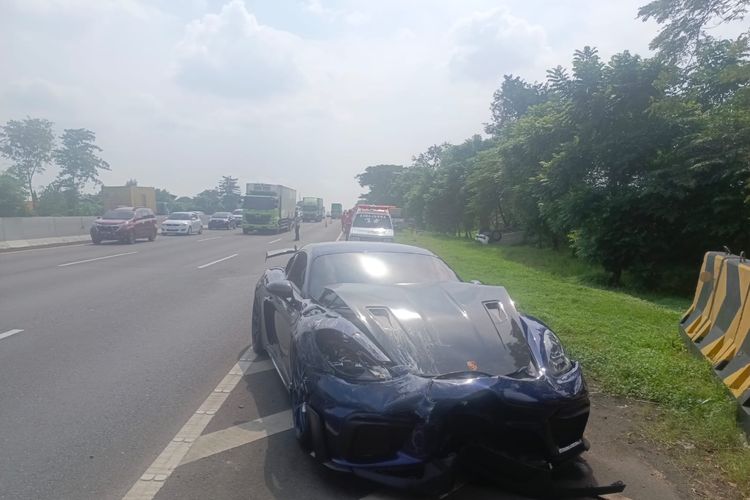 Toyota Rush, Porsche Cayman GT4 RS, mobil sport, Kecelakaan Tol Sidoarjo, Porsche Tabrak Rush di Sidoarjo: Simak Spesifikasi Cayman GT4 RS