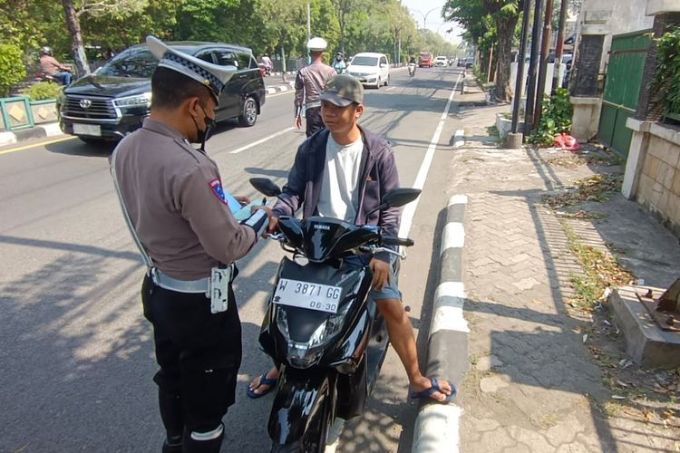 SIM Jakarta, Korlantas, Satpas SIM, SIM Nasional Presisi, sim jakarta, sim jakarta viral, Korlantas Tegaskan SIM Daerah Bisa Dipakai di Jakarta