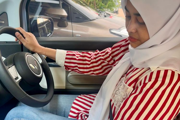 Wuling Air ev, Efisiensi Energi, pengalaman pengguna, mobil listrik, Pengalaman Riska Pemilik Wuling Air EV: Efisiensi dan Kenyamanan