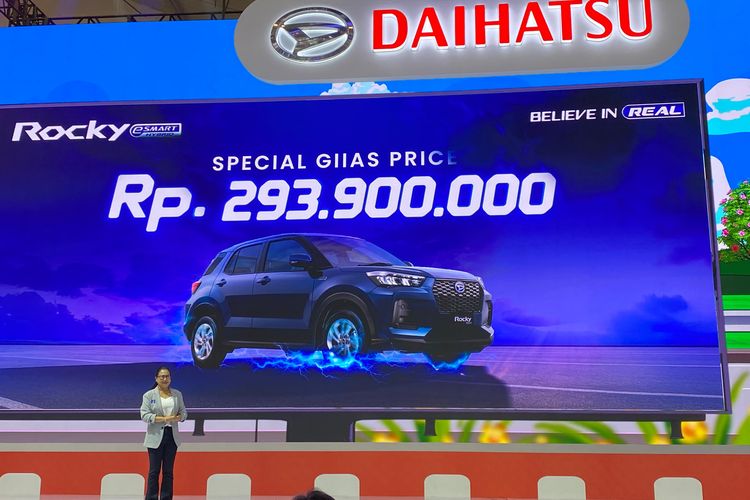 Daihatsu, Rocky e-Smart Hybrid, Rocky e-smart Hybrid, GIIAS, Rocky hybrid, Rocky Hybrid, Gaikindo Indonesia International Auto Show, GIIAS 2025, Harga Resmi Daihatsu Rocky e-Smart Hybrid, Lebih Murah dari Ekspektasi