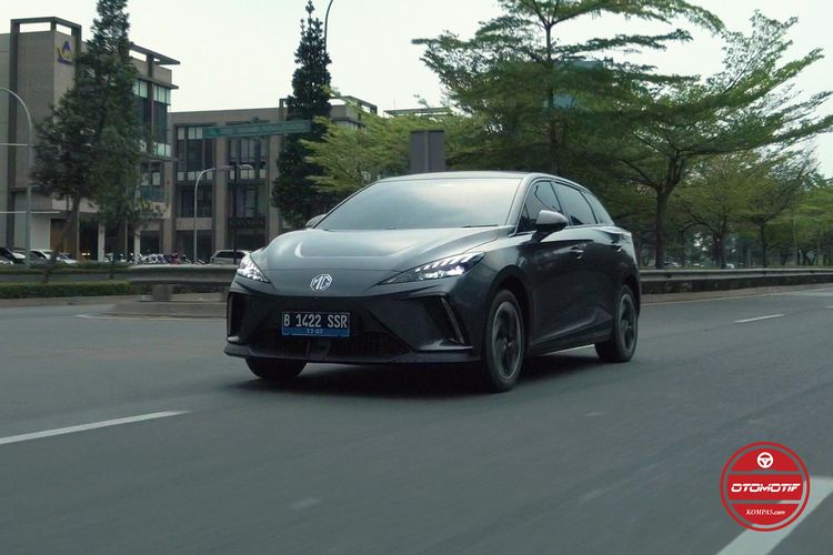MG4 EV, mobil listrik, Jakarta, pengalaman berkendara, Diva Cerita: Kenyamanan dan Kekurangan MG4 EV di Jalanan Jakarta