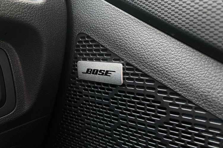 kualitas suara mobil, speaker audio mobil, tuning audio, Digital Signal Processor, Speaker OEM dan Tuning: Rahasia Suara Mobil Berkualitas