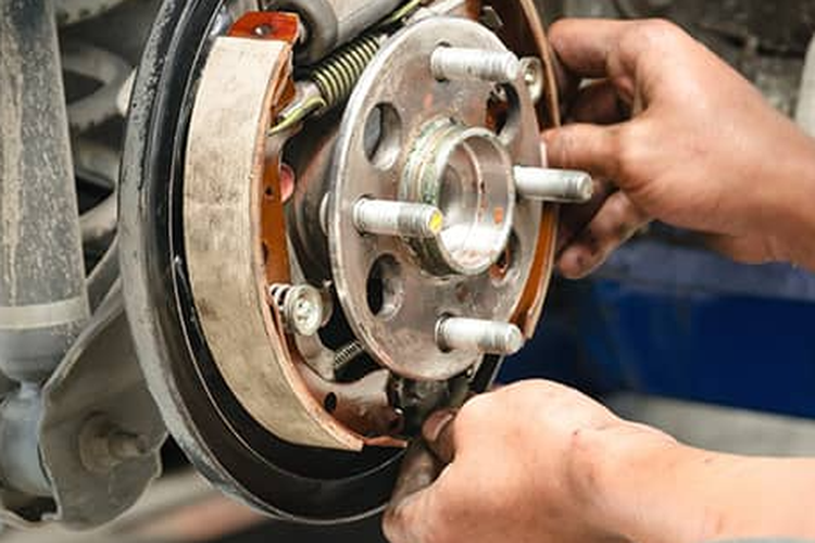 rem cakram, rem mobil, rem tromol, Kelebihan dan Kekurangan Rem Cakram dan Tromol