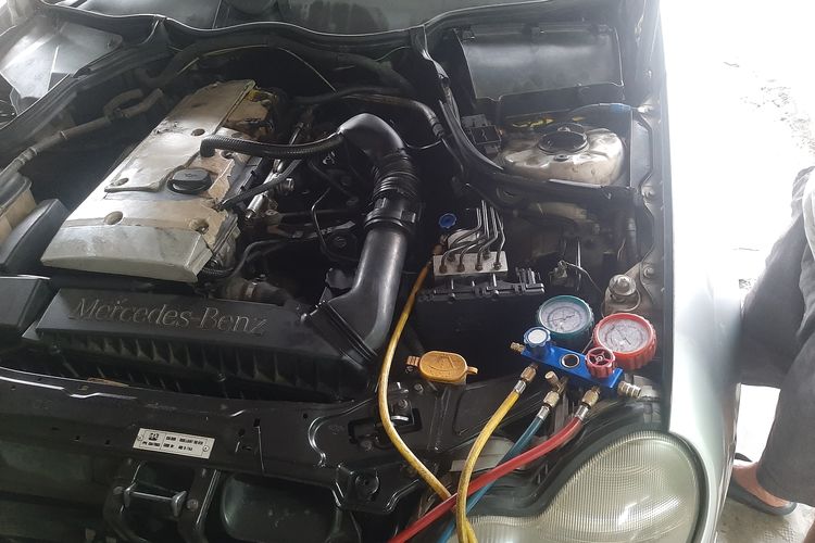 mematikan AC, performa mobil, kerusakan kompresor, umur komponen, Mengapa Mematikan AC Sebelum Mesin Mobil Penting?