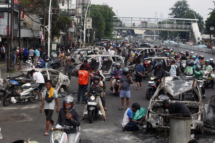 unjuk rasa, lampu lalu lintas, traffic light, Dishub DKI Jakarta, perbaikan lampu lalu lintas, Dishub DKI Perbaiki Lampu Lalu Lintas Pasca-Aksi Unjuk Rasa