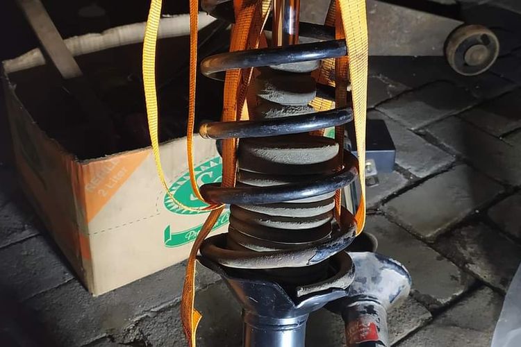 Shockbreaker, shockbreaker, Perawatan Mobil, kenyamanan berkendara, gejala kerusakan, Cara Mendeteksi Kerusakan Shockbreaker Mobil