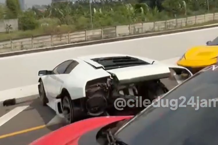 lamborghini, kecelakaan, supercar, mobil, Pemilik Supercar Jangan Ngebut di Tol, Ini Tempat yang Tepat