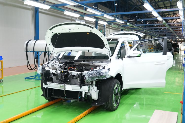 otomotif, Aletra, Aletra L8, Aletra L8 EV, Aletra Mobil Nusantara, Aletra Telah Distribusi 250 Unit Mobil Listrik L8 EV