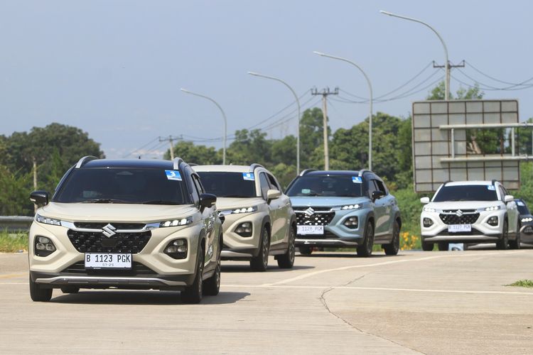 Suzuki Fronx, suzuki fronx, Crossover Stylish, Performa Mesin Efisien, Fitur Modern, Suzuki Fronx: Keunggulan dan Kekurangan yang Perlu Diketahui