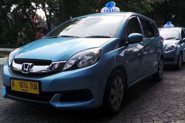 ganjil genap Jakarta, BPKB elektronik, kendaraan baru, mobil bekas taksi, Bluebird, Ganjil Genap Jakarta, Denza D9, BPKB Elektronik, Kendaraan Baru, Kecelakaan Tol Sidoarjo, Porsche, Mobil Bekas Taksi, Populer Otomotif, artikel terpopuler, ganjil genap jakarta, [POPULER OTOMOTIF] Inden Denza D9 Menumpuk, BPKB Elektronik