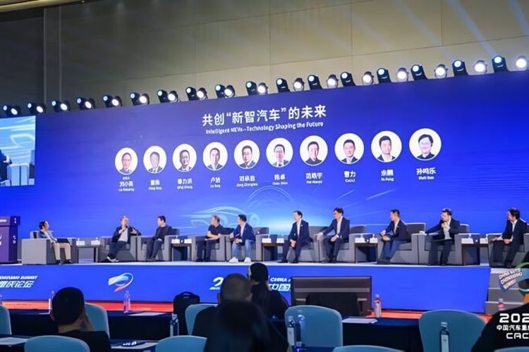 daftar pebalap MotoGP 2026, industri otomotif, Daftar Pebalap MotoGP 2026, MG 4 EV, Industri Otomotif, Geely, Bus Listrik, Zhongtong, bus listrik, Mobil Bekas, mobil bekas, Populer Otomotif, zhongtong, artikel terpopuler, Daftar Pebalap MotoGP 2026, Otomotif China Retak