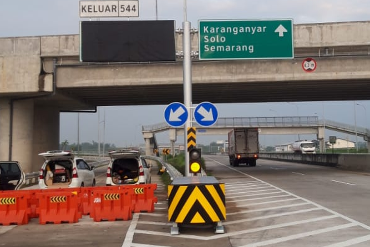 jalan tol, kecelakaan, Jalan Tol, BUJT, Peraturan Pemerintah, crash cushion, Crash cushion, peraturan pemerintah, badan usaha jalan tol, guard rail, Kecelakaan Hingga Merusak Fasilitas Tol, Siap-siap Ganti Rugi