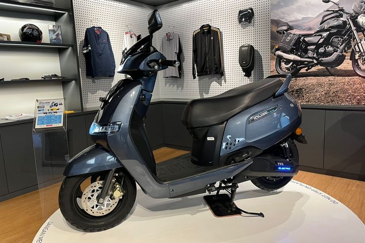 AISI, subsidi pemerintah, penjualan motor listrik, Aismoli, Penjualan Motor Listrik 2025: AISI vs Aismoli