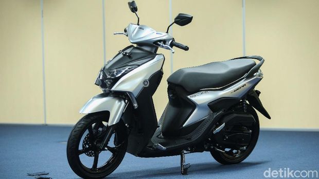 Kreatif! Yamaha Gear 125 Jadi Tempat Mancing Keliling