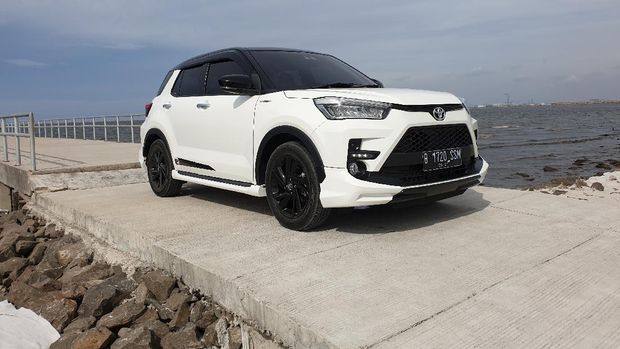 Array,Perang Fitur dan Teknologi Suzuki Fronx vs Rocky-Raize, Honda WR-V, Siapa Paling Canggih?