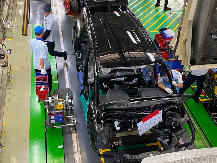 Penjualan Mobil Anjlok, Pemerintah Minta Tak Sampai Ada PHK