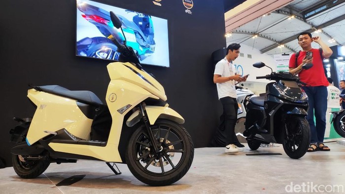 Array,Pajak Motor Listrik: Gocap Aja Nggak Nyampe, Kecuali...