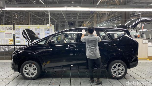 Pasar Lesu, Pabrikan Mobil Diminta Tak Tambah Karyawan Kontrak di RI