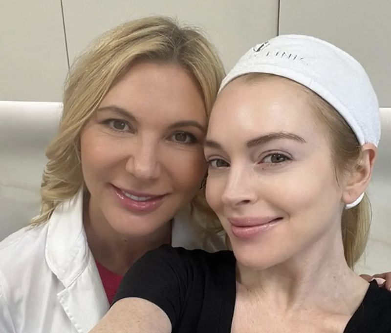 Array,Rahasia Kulit Glowing Lindsay Lohan, Jus Pagi hingga Eye Patch Setiap Hari