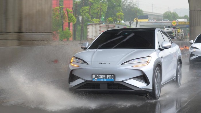 Penjualan Mobil Listrik di RI Lebih Unggul dari Hybrid