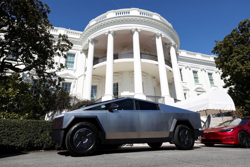 Militer AS Mau Beli Tesla Cybertruck... buat Ditembak Rudal