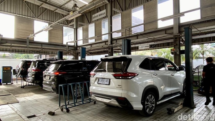 Servis Mobil, Baiknya Ikuti Panduan Kilometer atau Lama Waktu Pemakaian?