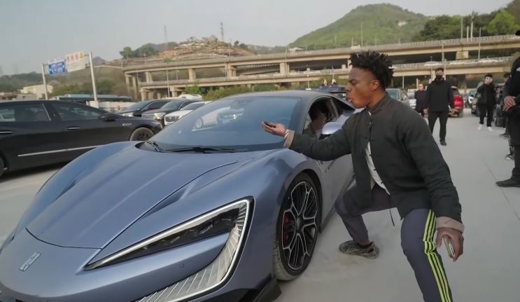 Array,BYD Indonesia Bakal Bawa Supercar Listrik yang Bikin iShowSpeed Tergila-gila