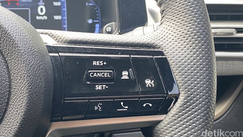 Array,Memaksimalkan Fitur Mitsubishi Xforce, Ada Apa Saja?