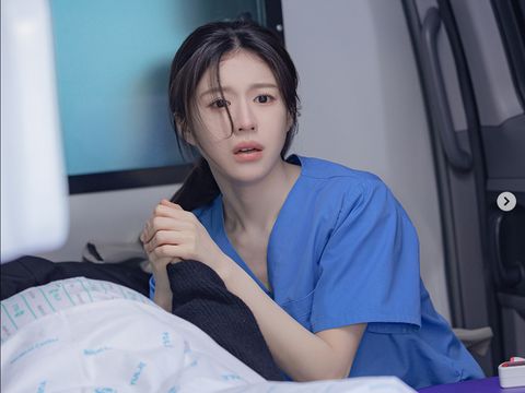 Array,Fakta-fakta Go Youn Jung, Artis Cantik Pemeran Drama Korea Resident Playbook