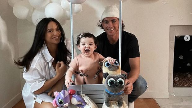 Array,Penyanyi Cassie Melahirkan Beberapa Hari Setelah Jadi Saksi Kasus P Diddy