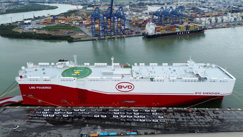 Array,7 Kapal Jumbo Pengangkut Ribuan Mobil BYD, Salah Satunya Berlabuh di Jakarta