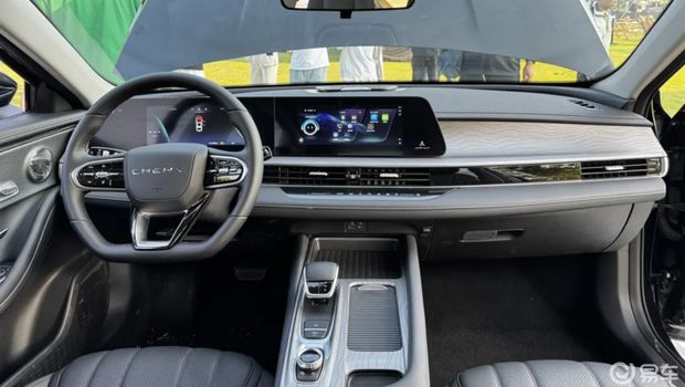 Array,Chery Jual Sedan Hybrid Murah, Harganya Cuma Rp 180 Juta